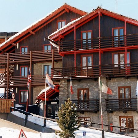 Hotel Biancaneve Сестриере Екстериор снимка