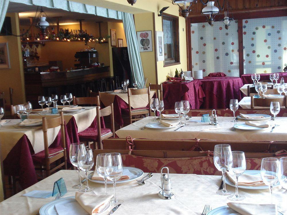 Hotel Biancaneve Сестриере Екстериор снимка