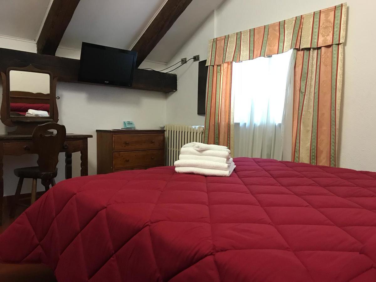 Hotel Biancaneve Сестриере Екстериор снимка