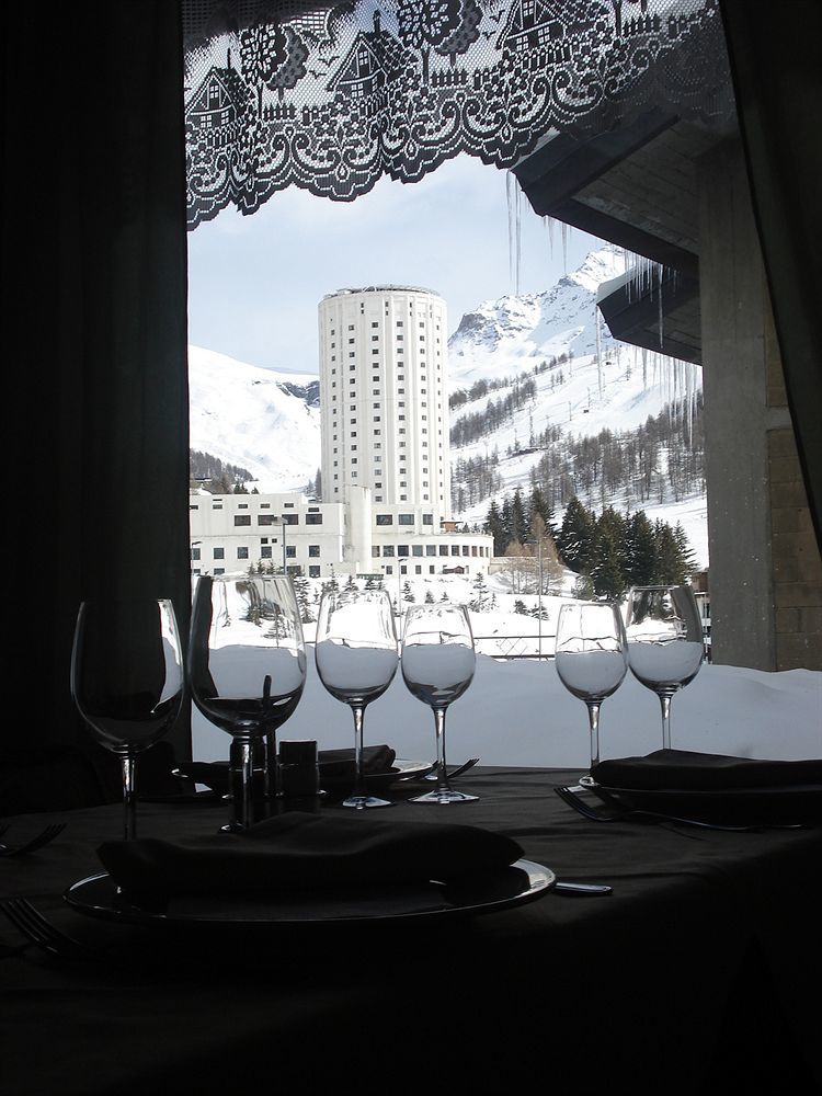 Hotel Biancaneve Сестриере Екстериор снимка